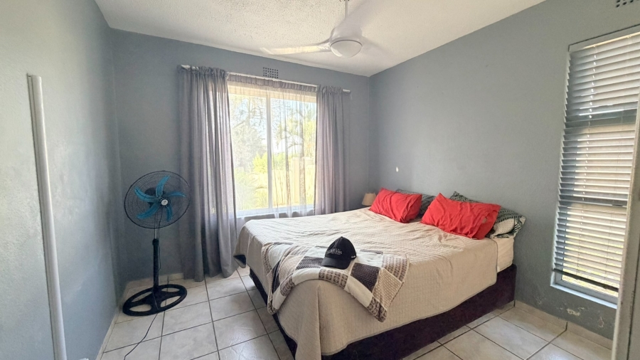 2 Bedroom Property for Sale in Uvongo KwaZulu-Natal