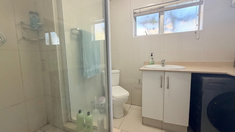 2 Bedroom Property for Sale in Uvongo KwaZulu-Natal