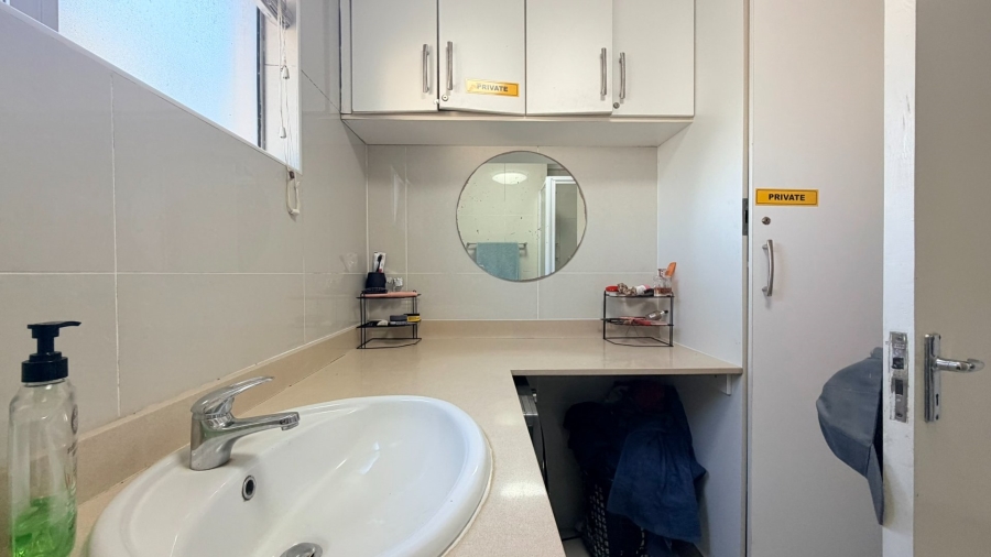 2 Bedroom Property for Sale in Uvongo KwaZulu-Natal