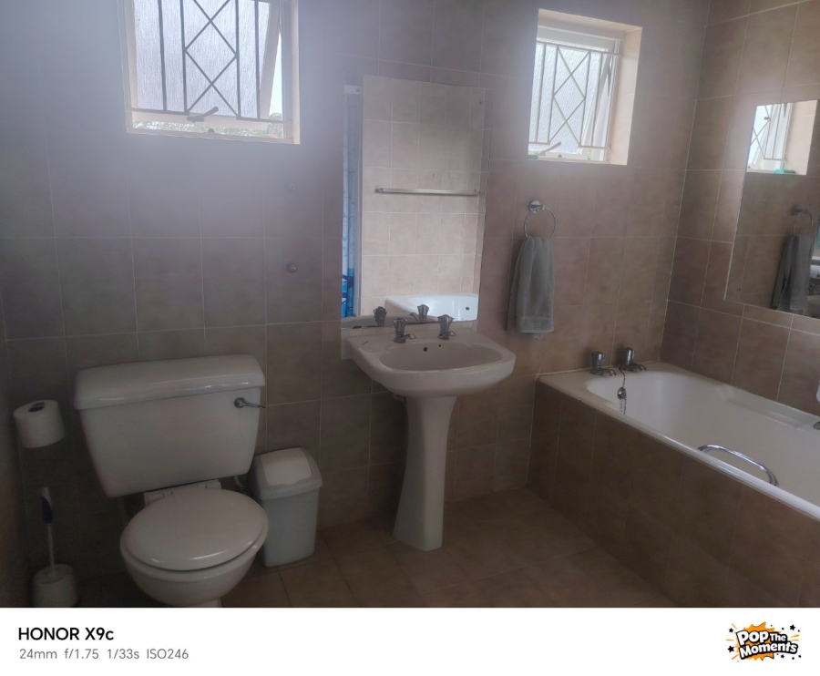 To Let Commercial Property for Rent in Kloof KwaZulu-Natal