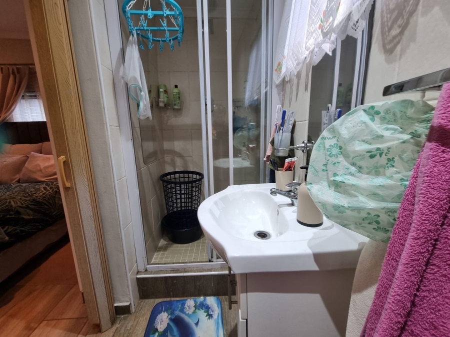 1 Bedroom Property for Sale in Sunwich Port KwaZulu-Natal