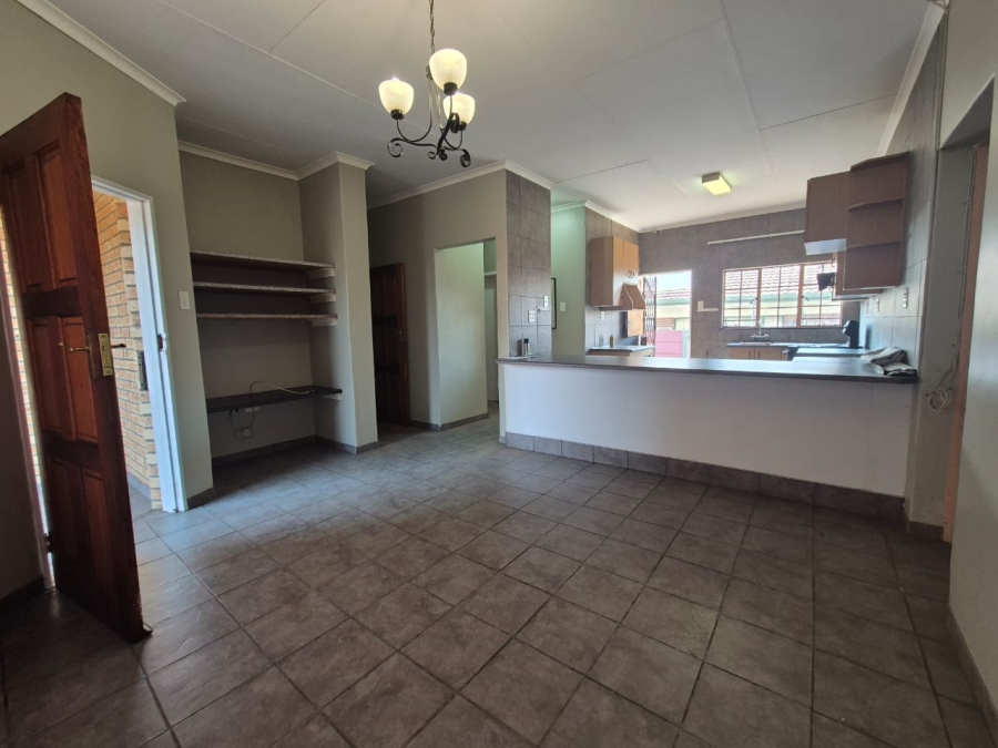 5 Bedroom Property for Sale in Pioneer Park KwaZulu-Natal