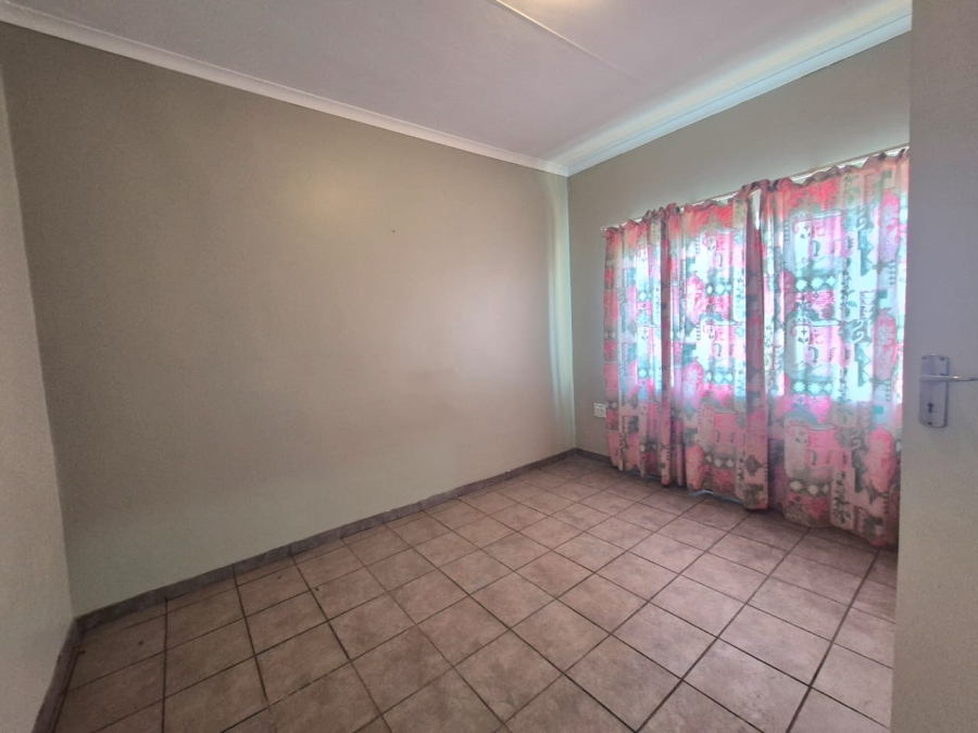 5 Bedroom Property for Sale in Pioneer Park KwaZulu-Natal