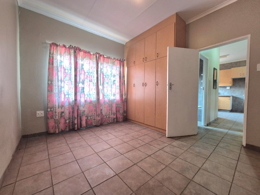 5 Bedroom Property for Sale in Pioneer Park KwaZulu-Natal