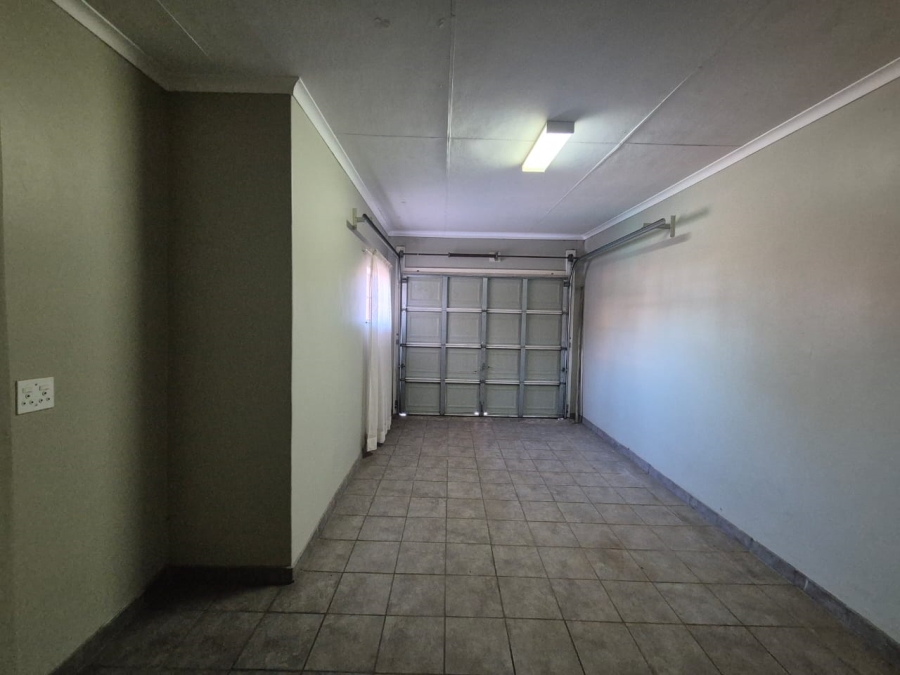 5 Bedroom Property for Sale in Pioneer Park KwaZulu-Natal