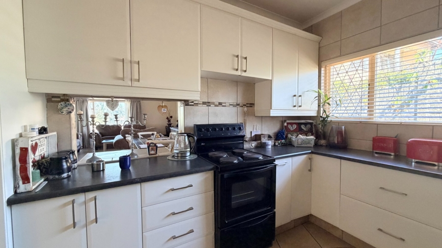 3 Bedroom Property for Sale in St Michaels On Sea KwaZulu-Natal