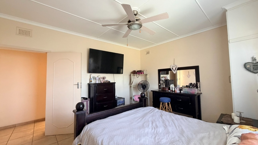 3 Bedroom Property for Sale in St Michaels On Sea KwaZulu-Natal