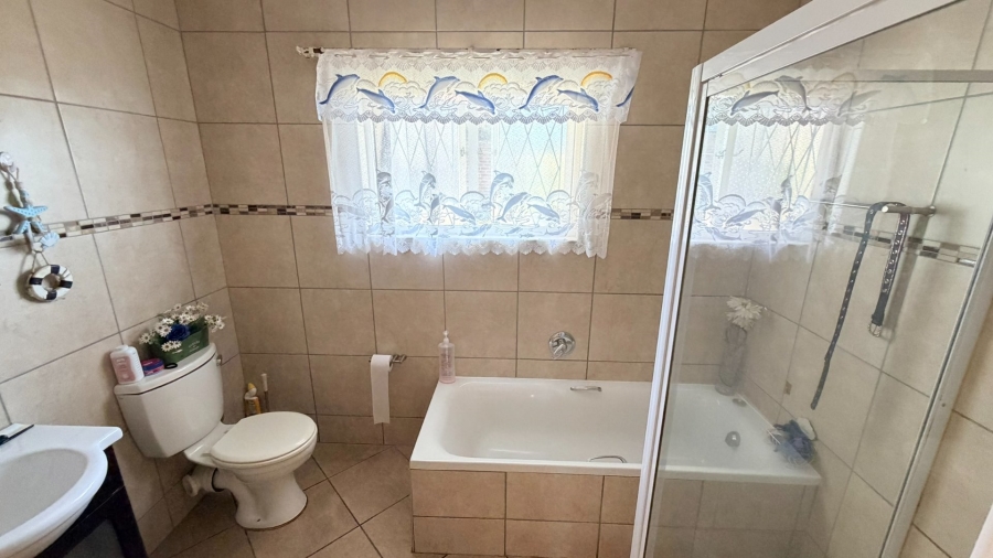 3 Bedroom Property for Sale in St Michaels On Sea KwaZulu-Natal