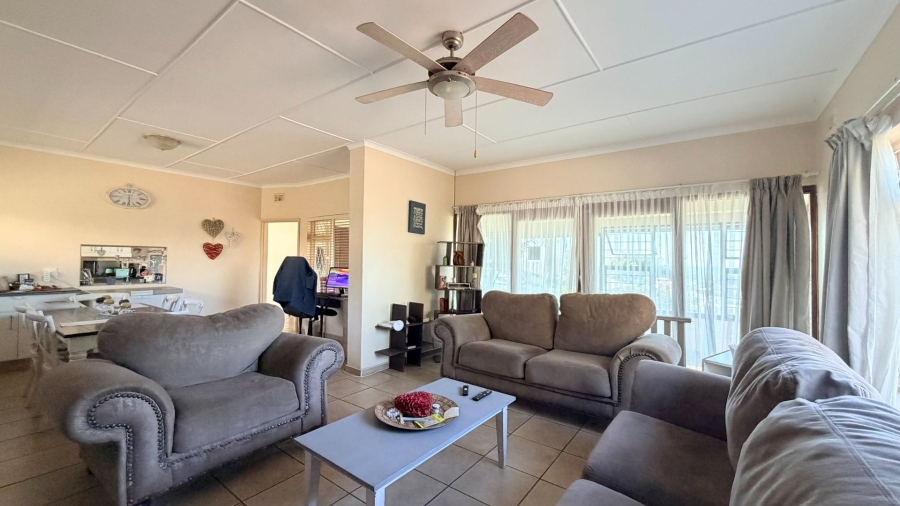 3 Bedroom Property for Sale in St Michaels On Sea KwaZulu-Natal