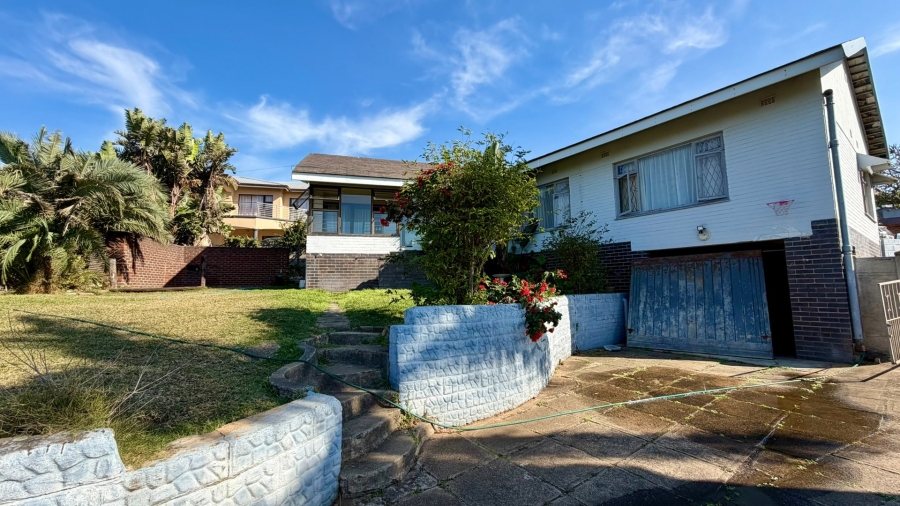 3 Bedroom Property for Sale in St Michaels On Sea KwaZulu-Natal