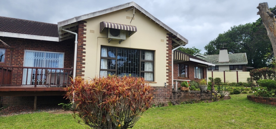 4 Bedroom Property for Sale in Umtentweni KwaZulu-Natal