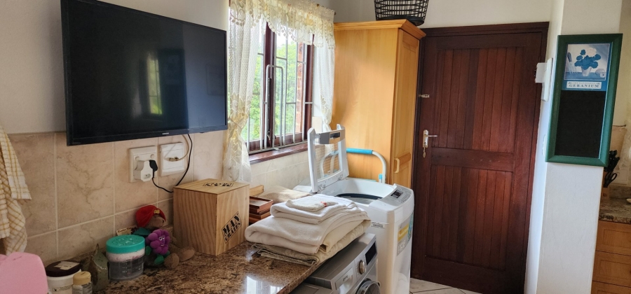 4 Bedroom Property for Sale in Umtentweni KwaZulu-Natal