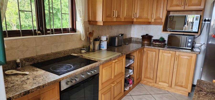 4 Bedroom Property for Sale in Umtentweni KwaZulu-Natal