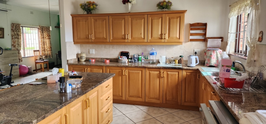 4 Bedroom Property for Sale in Umtentweni KwaZulu-Natal