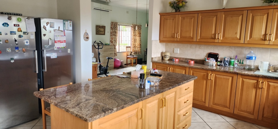 4 Bedroom Property for Sale in Umtentweni KwaZulu-Natal