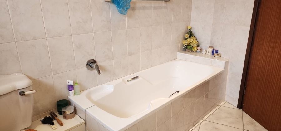 4 Bedroom Property for Sale in Umtentweni KwaZulu-Natal