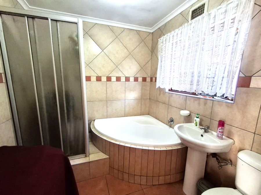 4 Bedroom Property for Sale in Three Hills KwaZulu-Natal
