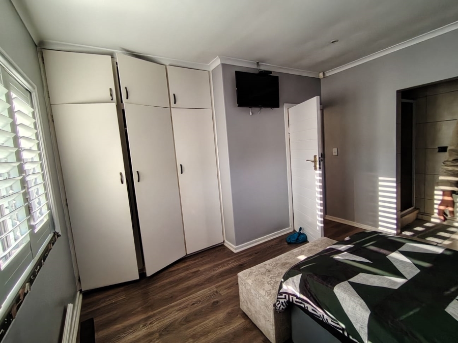 3 Bedroom Property for Sale in Brighton Beach KwaZulu-Natal