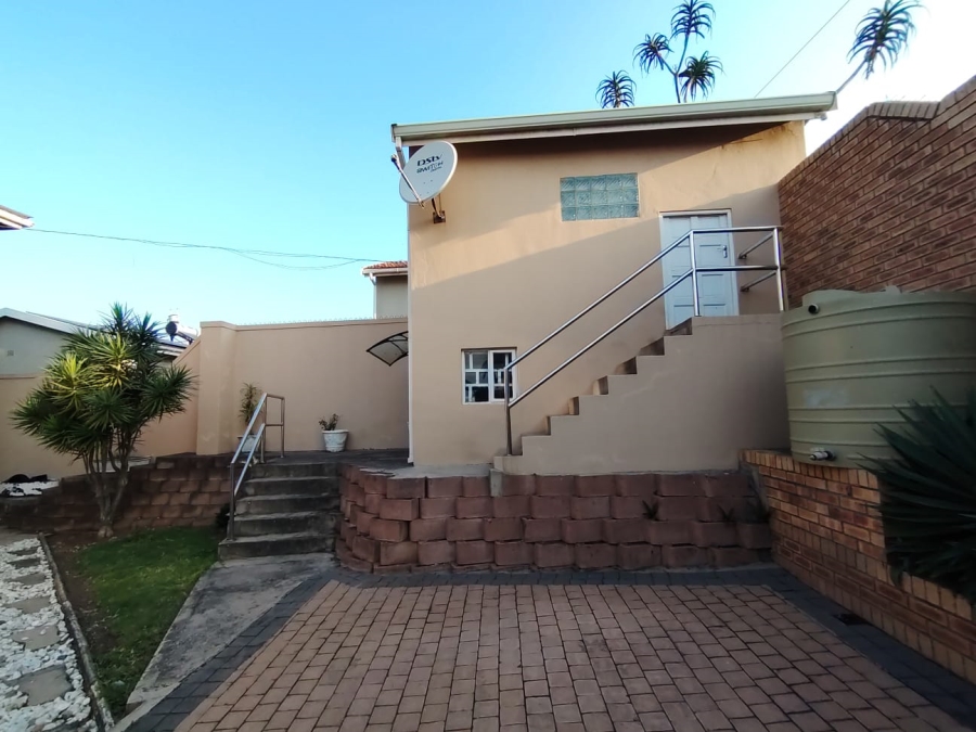 3 Bedroom Property for Sale in Brighton Beach KwaZulu-Natal