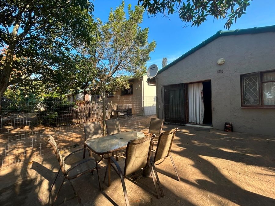 5 Bedroom Property for Sale in Glenmore KwaZulu-Natal