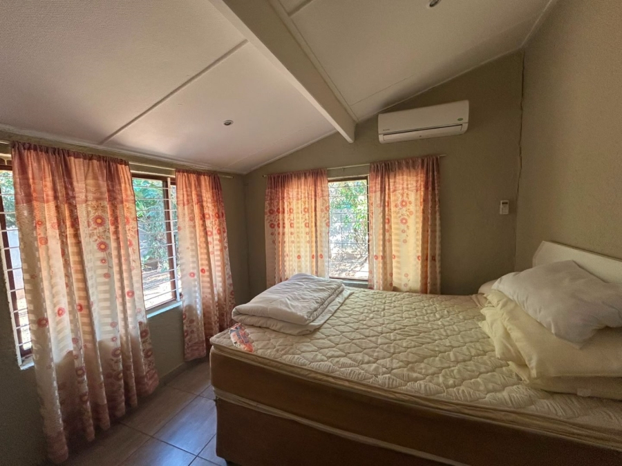 5 Bedroom Property for Sale in Glenmore KwaZulu-Natal