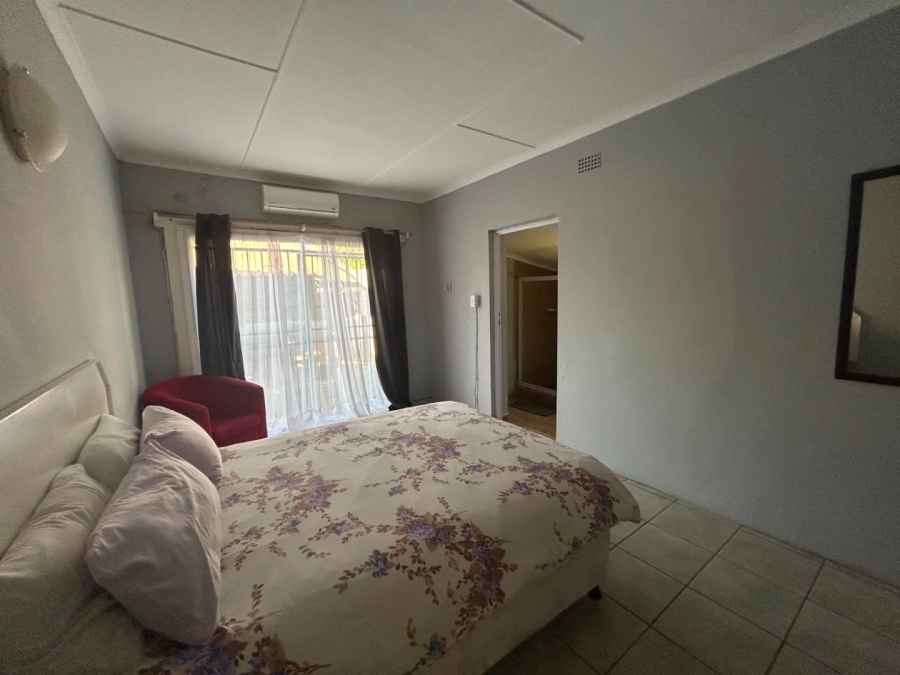5 Bedroom Property for Sale in Glenmore KwaZulu-Natal