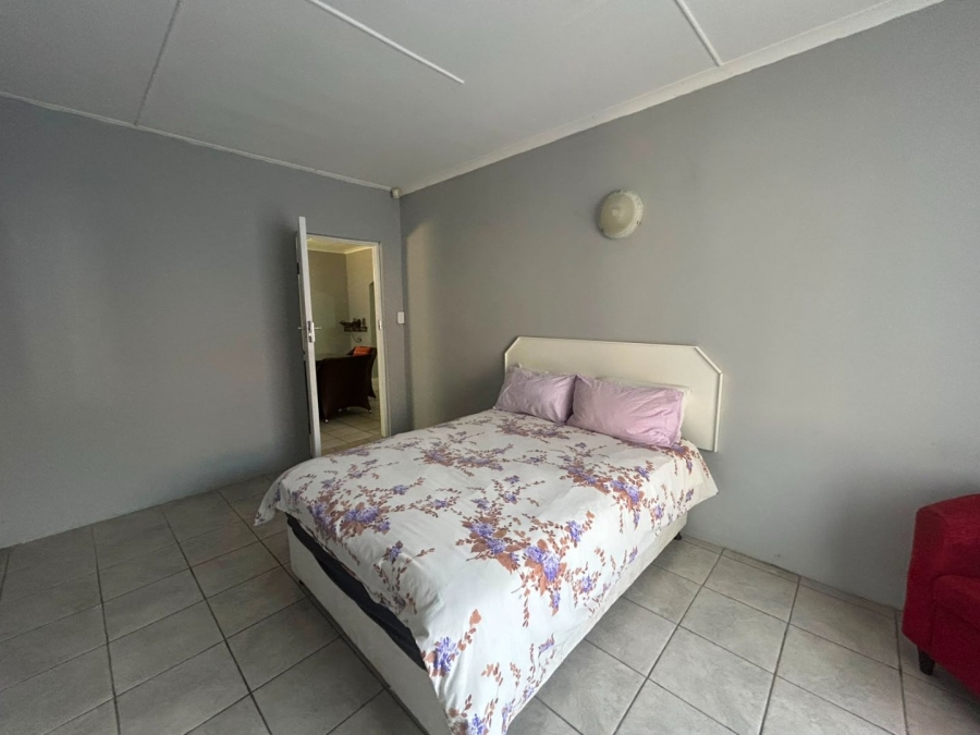 5 Bedroom Property for Sale in Glenmore KwaZulu-Natal