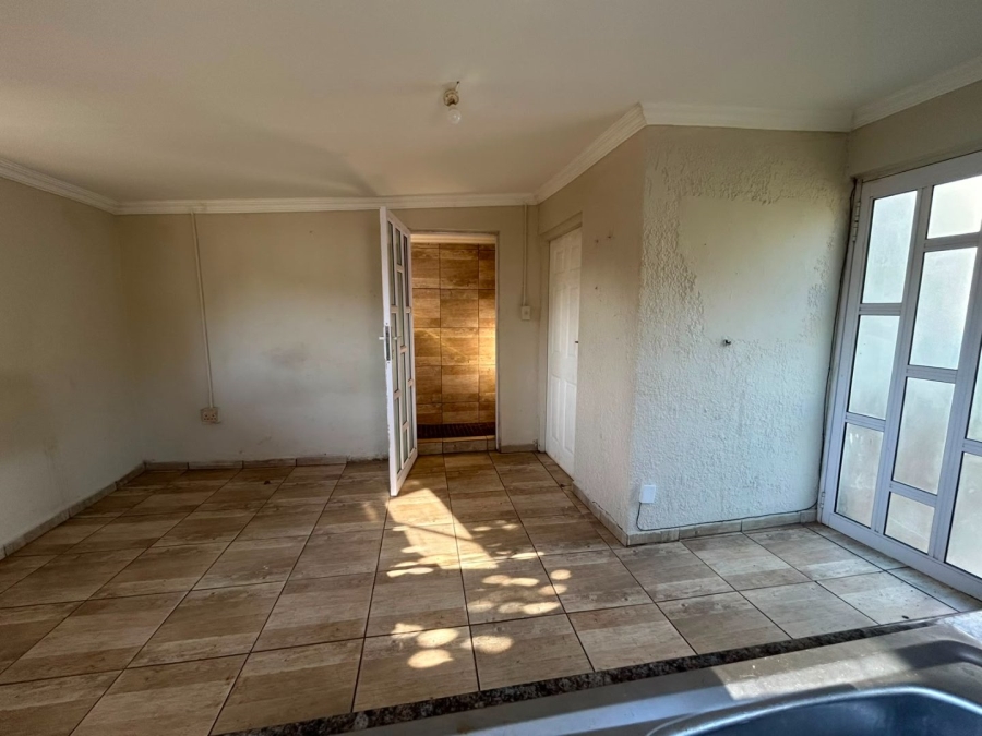 5 Bedroom Property for Sale in Glenmore KwaZulu-Natal
