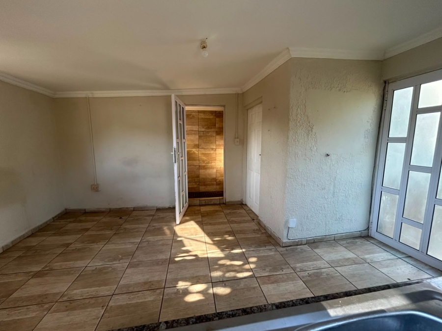 5 Bedroom Property for Sale in Glenmore KwaZulu-Natal
