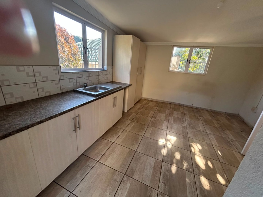 5 Bedroom Property for Sale in Glenmore KwaZulu-Natal