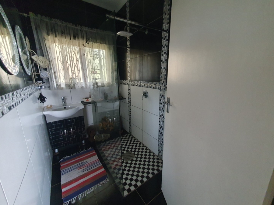 4 Bedroom Property for Sale in Port Edward KwaZulu-Natal