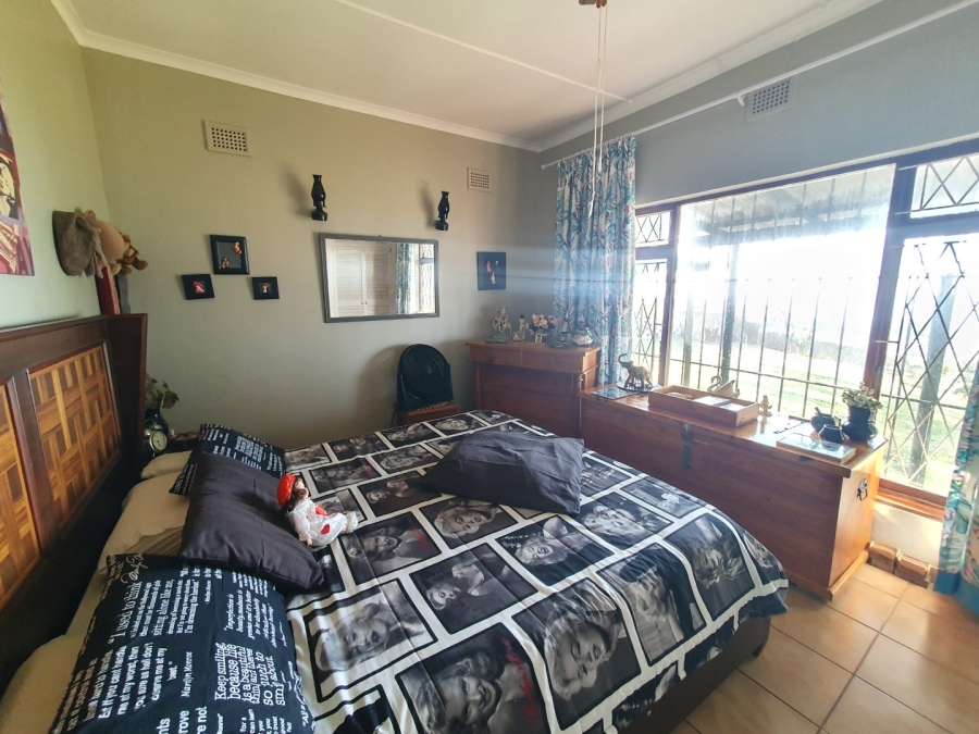 4 Bedroom Property for Sale in Port Edward KwaZulu-Natal