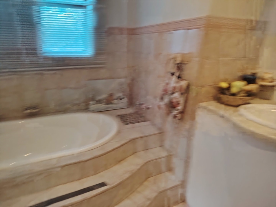 3 Bedroom Property for Sale in Waterfall KwaZulu-Natal