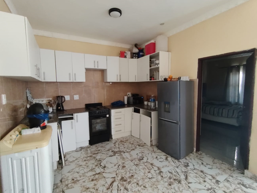 To Let 3 Bedroom Property for Rent in Brighton Beach KwaZulu-Natal