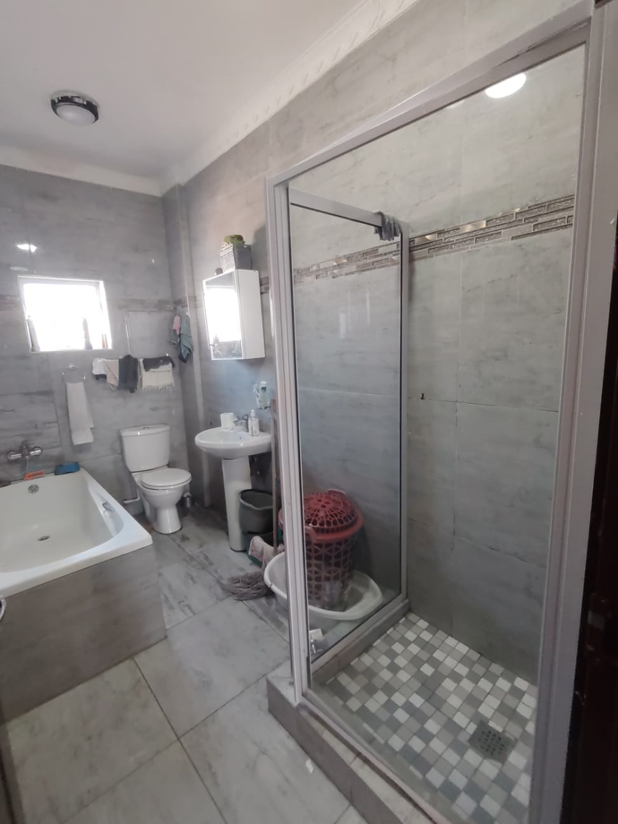 To Let 3 Bedroom Property for Rent in Brighton Beach KwaZulu-Natal