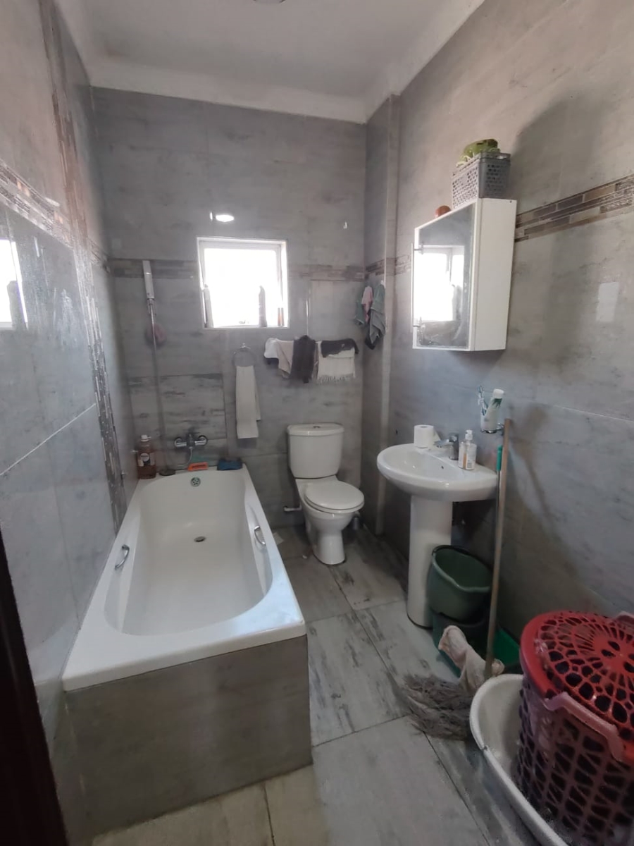 To Let 3 Bedroom Property for Rent in Brighton Beach KwaZulu-Natal