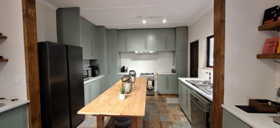 3 Bedroom Property for Sale in Umtentweni KwaZulu-Natal