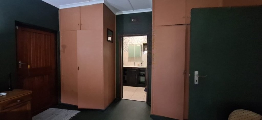 3 Bedroom Property for Sale in Umtentweni KwaZulu-Natal