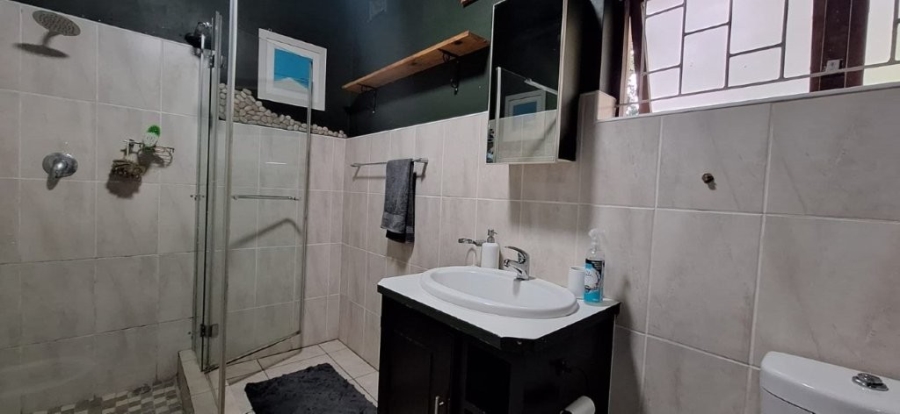 3 Bedroom Property for Sale in Umtentweni KwaZulu-Natal