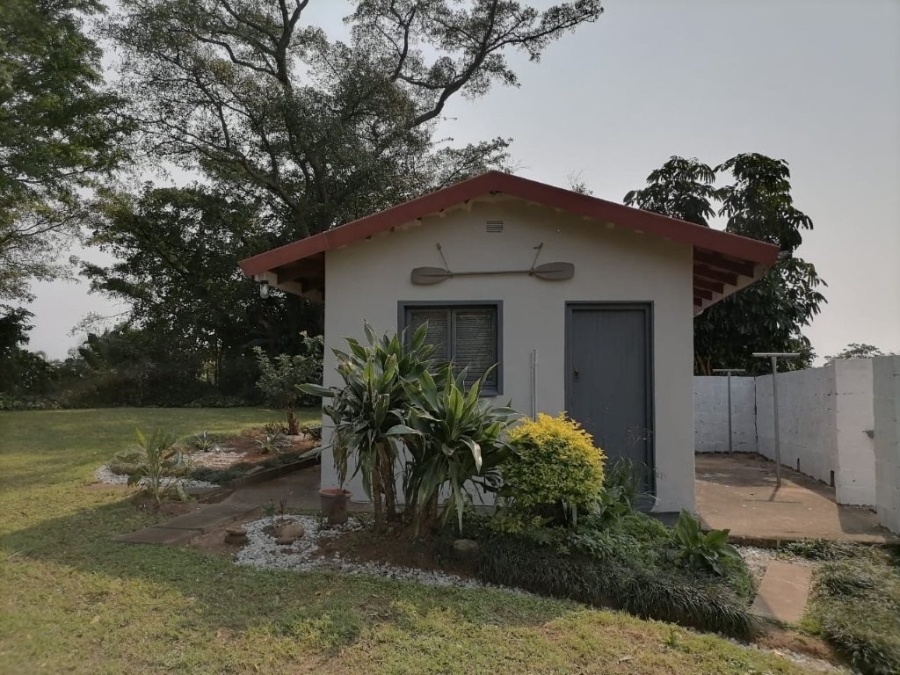3 Bedroom Property for Sale in Umtentweni KwaZulu-Natal