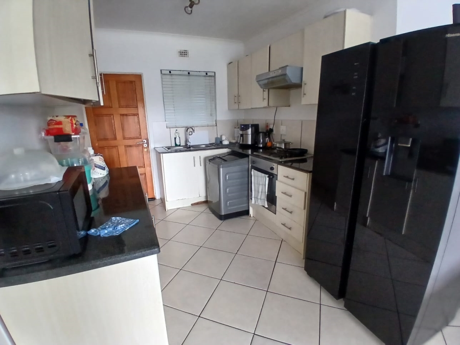 To Let 2 Bedroom Property for Rent in Athlone Park KwaZulu-Natal