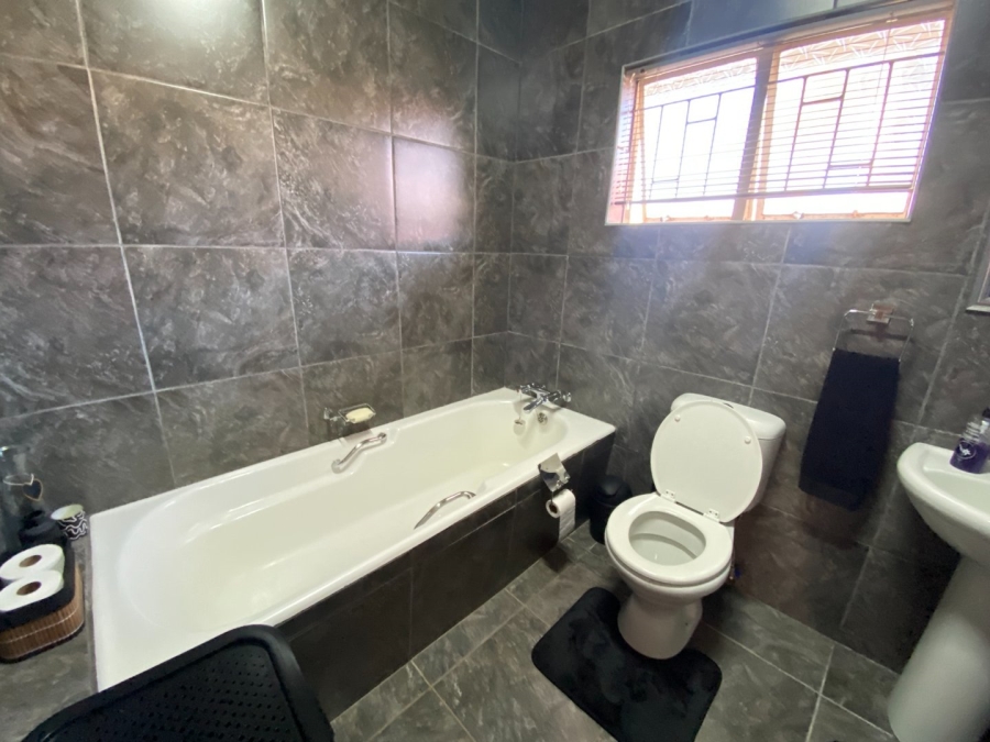 3 Bedroom Property for Sale in Vryheid KwaZulu-Natal