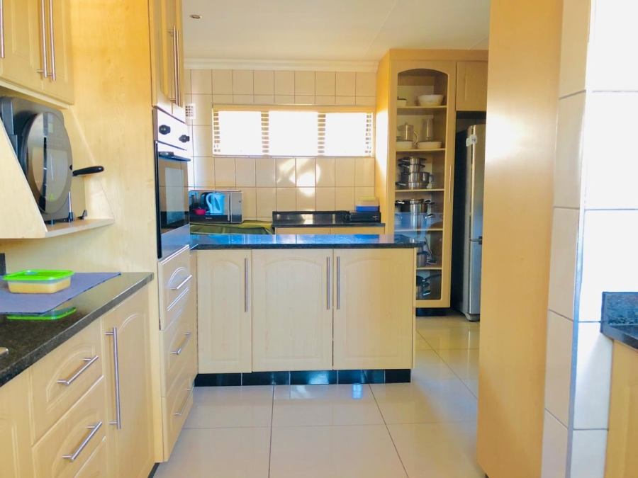 5 Bedroom Property for Sale in Marburg KwaZulu-Natal