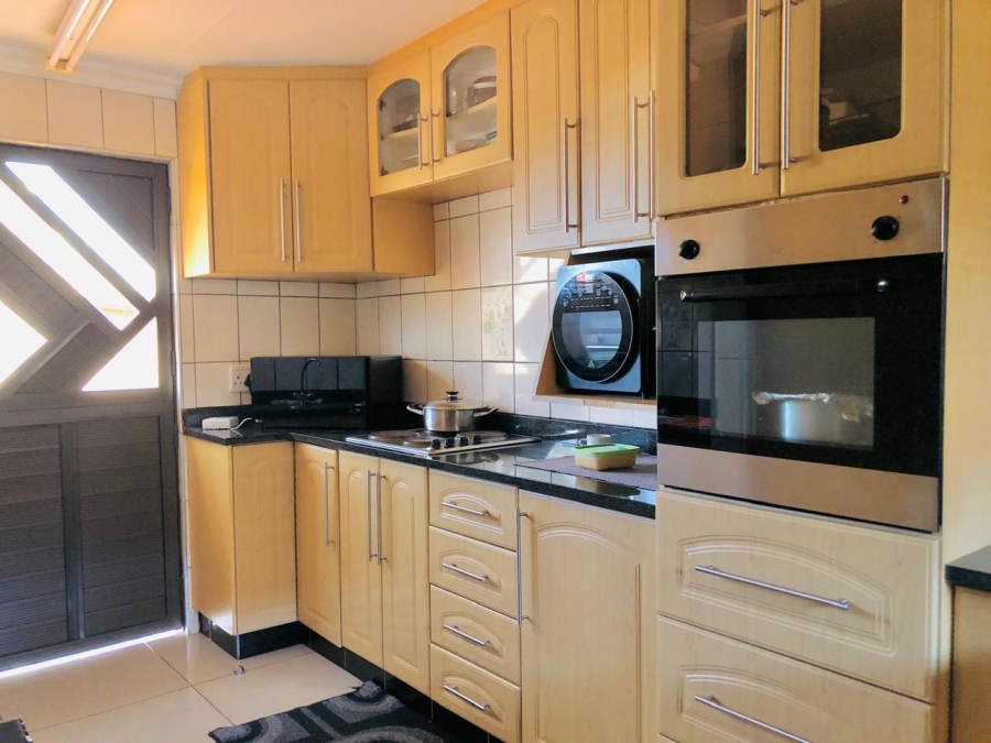 5 Bedroom Property for Sale in Marburg KwaZulu-Natal
