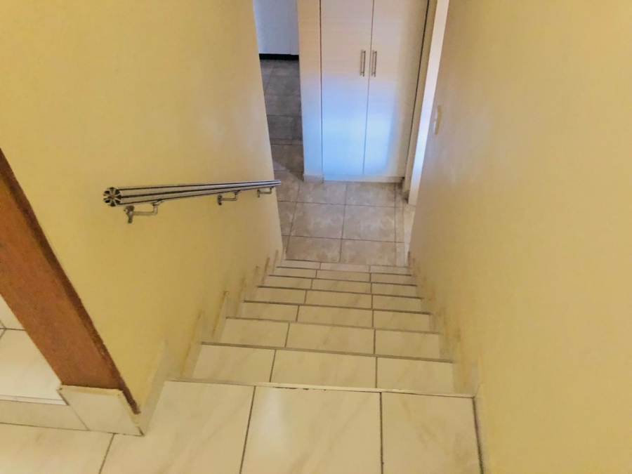 5 Bedroom Property for Sale in Marburg KwaZulu-Natal