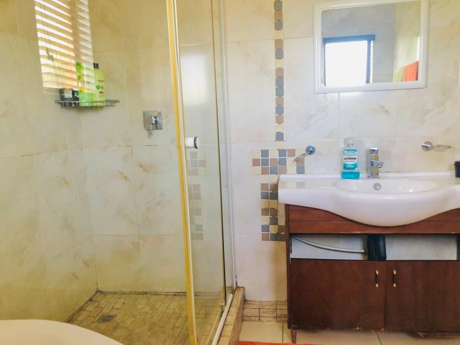 5 Bedroom Property for Sale in Marburg KwaZulu-Natal