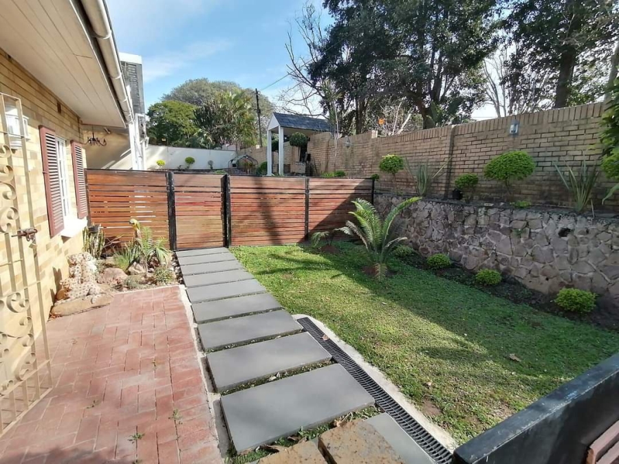 To Let 1 Bedroom Property for Rent in Cowies Hill KwaZulu-Natal