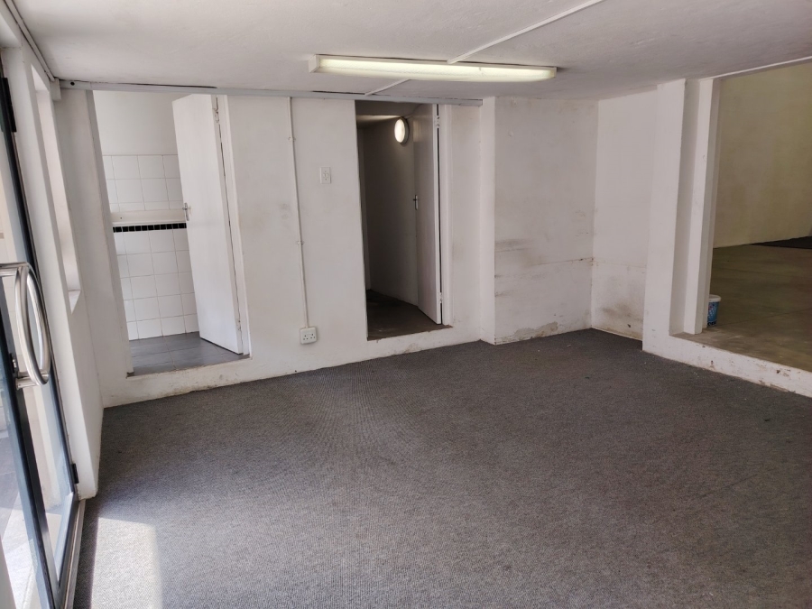 To Let Commercial Property for Rent in Hillcrest Central KwaZulu-Natal