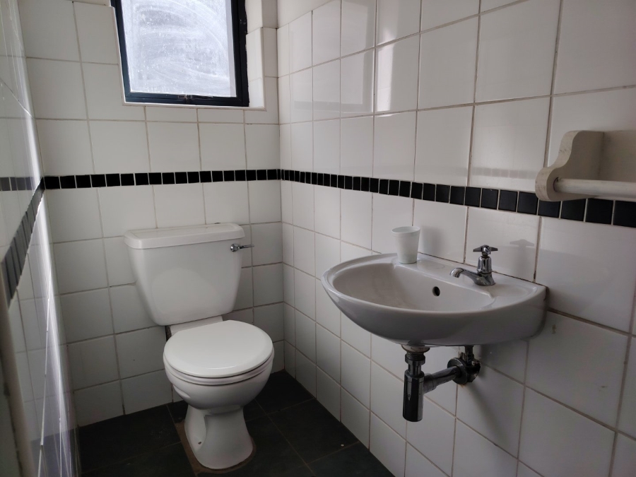 To Let Commercial Property for Rent in Hillcrest Central KwaZulu-Natal