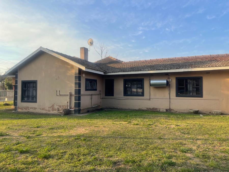 To Let 8 Bedroom Property for Rent in Wensleydale KwaZulu-Natal